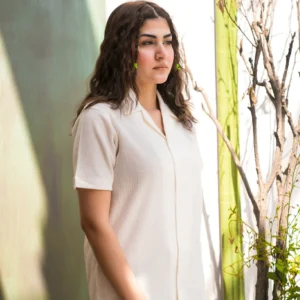 Alternative view of Ash White | Cuban Collar Shirt | Al-Mussawwir